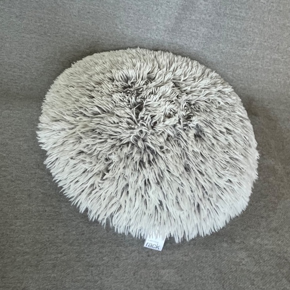 Plush Faux-Fur Round Cushion - Picture 6 of 10